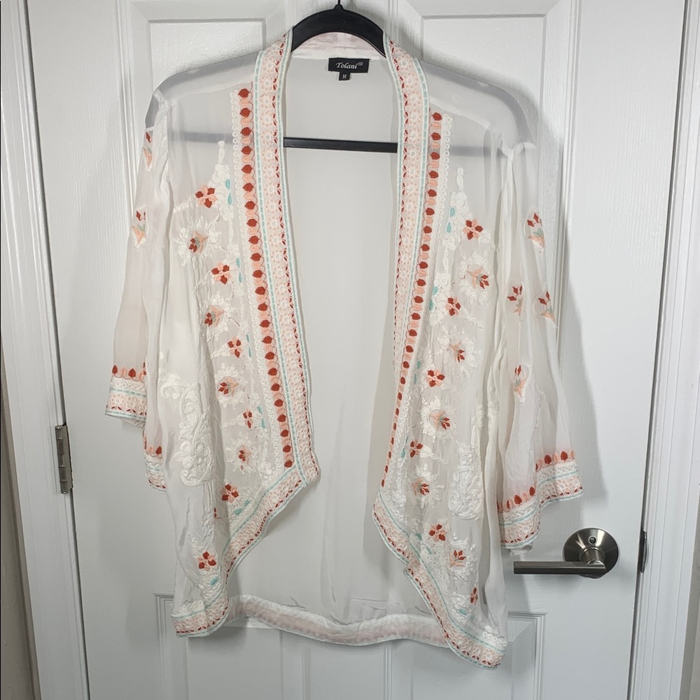 Tolani Kimono White With White Turquoise And Orange Embroidery Size Medium